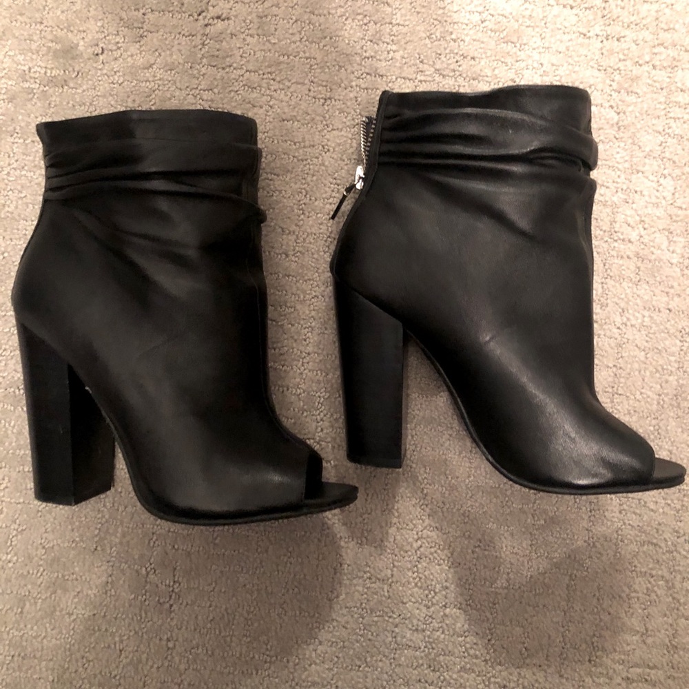 - Black leather Open Toe Booties